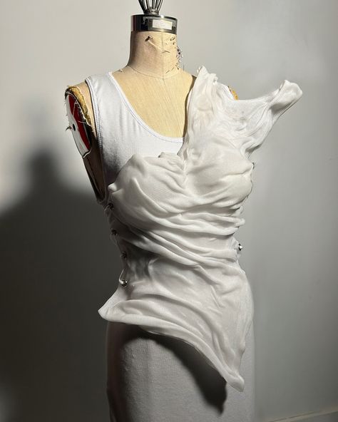 Dream often. | Studio shots and client fittings for this custom cut and sew “White Tee” Ensemble <3 #designer #fashion #reels #coutureweek #cutandsew… | Instagram Wet Outfit, Wet Fabric, Wet Look Dress, Structural Fashion, Fashion Reels, Coral Fashion, White Shirt Outfits, Studio Shots, Resin Top