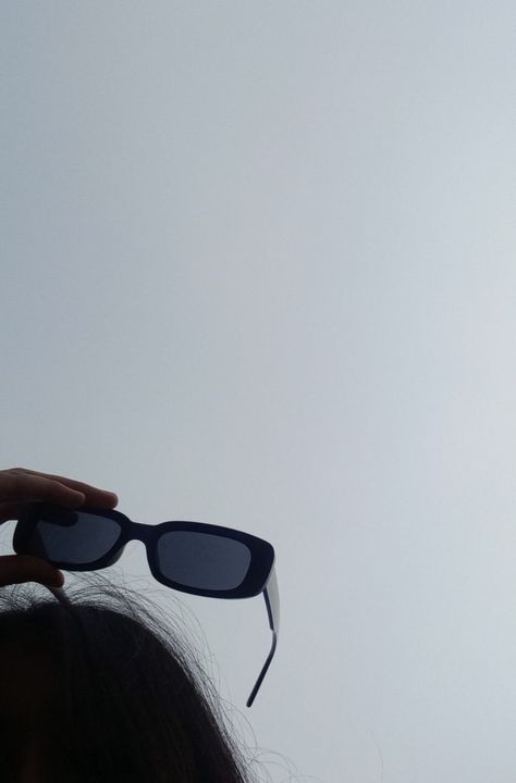 Sunglass Pic, Aesthetic Blurry Mirror Selfie, Boyfriend Instagram, Self Photography, Snap Streak Ideas Easy, Sky Photography Nature, Bff Outfits, Face Aesthetic, Profile Pictures Instagram