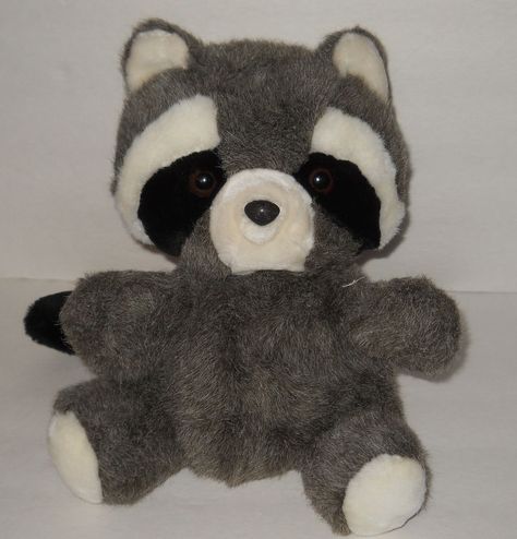 Raccoon Plushie Aesthetic, Raccoon Plushies, Stuffed Raccoon, Raccoon Hands, Raccoon Stuffed Animal, Cute Raccoon, Gyaru Fashion, A Child Is Born, Hand Puppet