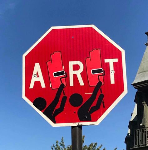 Panneau Stop, Street Sign Art, Funny Street Signs, Brest France, Funny Road Signs, Ways Of Seeing, Road Signs, Street Signs, Street Artists