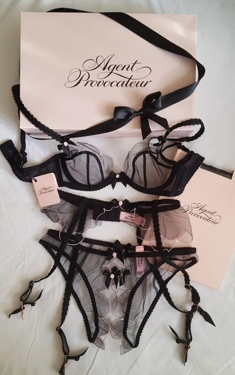 Seductive Style, Lingerie Inspiration, Night Dress For Women, Cute Lingerie, Lingerie Outfits, Pretty Lingerie, Luxury Lingerie, Agent Provocateur, Black Lingerie