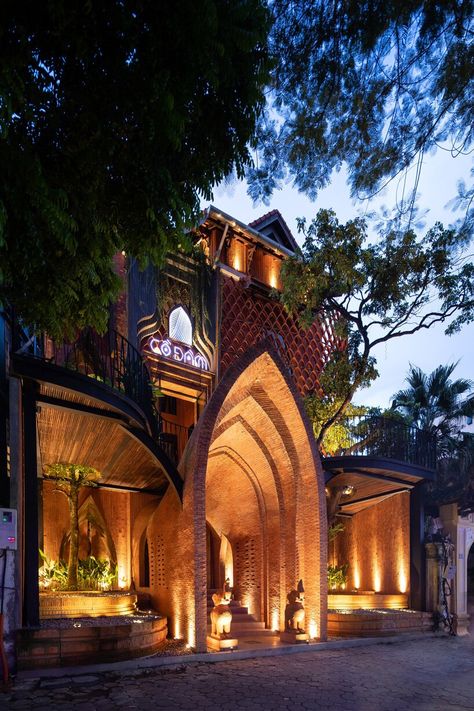 le house designs vegetarian restaurant in vietnam to resemble a champa red brick temple Temple Exterior Design, Restaurant Outside Design, Restaurant Elevation Design, Restaurant Entrance Design, Restaurant Facade Design, Restaurant Elevation, Vietnam Architecture, Restaurant Architect, Cafe Designs