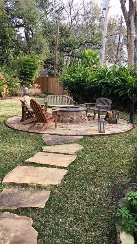 Paverstone Patio Ideas, Open Backyard, Backyard Redesign, Diy Backyard Patio, Outdoor Fire Pit Designs, Fire Pit Landscaping, Barndominium Plans, Walkway Ideas, Front Walkway