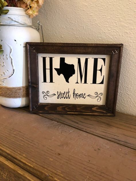 Canvas Vinyl Ideas Cricut, Reverse Canvas Sign Ideas, Cricut Picture Frames, Reverse Canvas Sign, Cricut Signs, Cricut Business, Flip Ideas, Vinyl Creations, Town Ideas