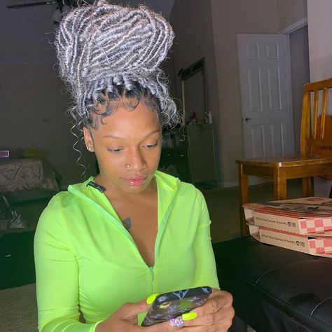 @dejjjdolls on Instagram: “#clientcam😍 HOW CUTE IS SHE 😍? GREY GODDESS LOCS ON @famousoceann 😍 IN LOVE WITH THESE 😍. NO SMOKE OUT NOW 🔥!! #fauxlocsatlanta…” Grey Faux Locs, Locs Goddess, Leda Muir, Faux Locks, Soft Locs, Faux Locs Hairstyles, Hair Due, Braided Wigs, Loc Journey