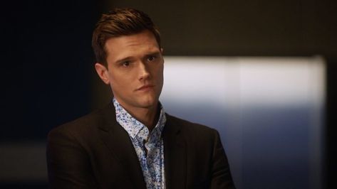 Hartley Sawyer, Ralph Dibny, The Flash Season, Star Trek Into Darkness, Danielle Panabaker, Hollywood Life, Batwoman, Young And The Restless, The Hollywood Reporter