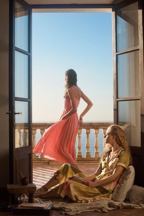 Frederikke Sofie & Nora Attal Model Mango SS19 Collection Luisa Positano, Mediterranean Fashion, House With A View, House View, Mango Fashion, Fashion Catalogue, Style Spring, Pleated Midi Dress, Yemen