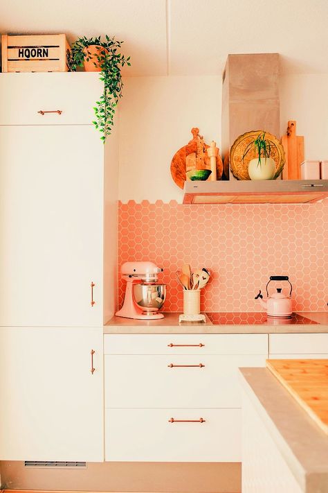 Peach Kitchen Ideas, Pink Orange Kitchen, Coral Kitchen Walls, Orange And Pink Kitchen, Light Orange Kitchen, Pink And Yellow Kitchen, Kitchen Ideas Colorful, Apricot Kitchen, Coral Kitchen