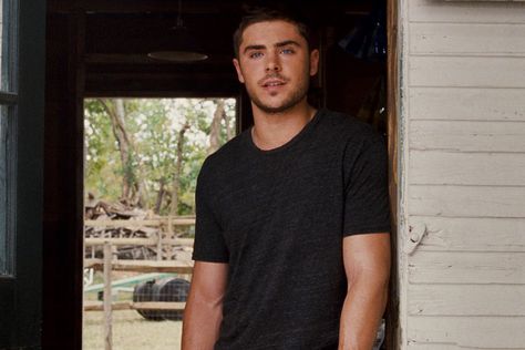 The Lucky One Inn Boonsboro, The Lucky One Movie, Zac Efron Pictures, Zac Efron Movies, Descendants Movie, Zach Efron, Film Pics, Hello Handsome, Hottest Male Celebrities