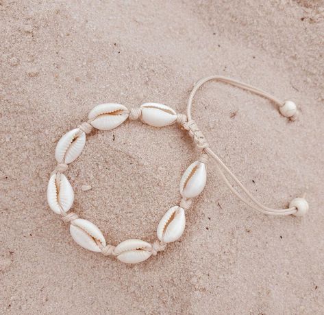 Sea Shell Anklets, Sea Shell Bracelets, Sea Shells Bracelet, Shell Bracelet Diy, Seashell Accessories, Seashell Anklet, Sea Bracelet, Shell Accessories, Beachy Bracelets