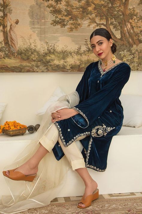 Velvet dresses for girls, Winter Dress Velvet Salwar Suit Embroidery, Valvet Work Design, Shaneel Suits Designs, Valvet Work Suit, Velvet Dress Designs Pakistani Wedding, Velvet Suit Embroidery Designs, Velvet Suits Women Indian Party Wear, Velvet Suits Design Women, Velvet Kurta Designs