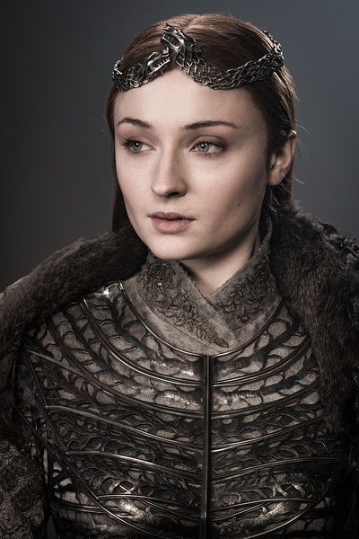 Sometimes butterflies grow into dragons — SOPHIE TURNER AS SANSA STARK BY HELEN SLOAN Sansa Stark Queen, Game Of Thrones Sansa, Game Of Thrones Costumes, Game Of Thrones Series, Game Of Thrones Tv, Photographie Portrait Inspiration, Iron Throne, Game Of Thrones Art, Sansa Stark