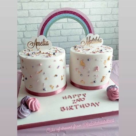 Birthday Cake For Two Sisters, Cake For Twins Girls Birthday, Twin Cakes Ideas Boy And Girl, Cake For Twins Boy And Girl, Twin Girls Birthday Cake, Twin Birthday Cakes For Adults, Birthday Cake For Twins Sisters, Twins Cake Ideas, Twin Cake Ideas