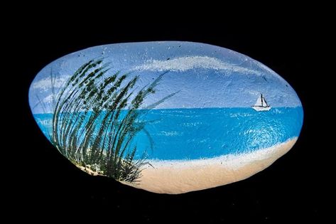 Paint Pebbles, Rock Projects, Stone Art Painting, Rock Painting Ideas Easy, Rock Painting Patterns, Seaside Beach, Rock Ideas, Rock Painting Designs, Painting Designs