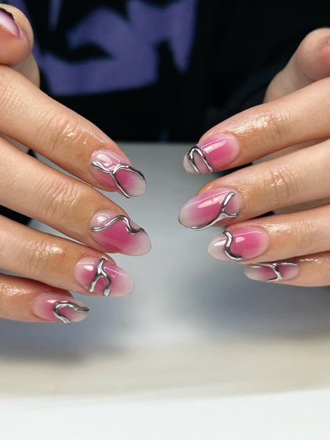 Nail Air Brush Designs, Air Brush Nail Design, Air Brush Nails Art, Airbrush Nail, Daisy Acrylic Nails, Airbrush Nail Art, Chrome Nail Art, Airbrush Nails, Air Brush