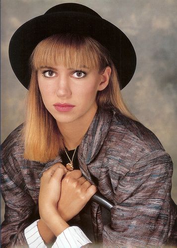 Debbie Gibson--the platonic 80's ideal to which we all aspired. Gibson Board, 80s Trends, Kelly Kapowski, Double Denim Looks, 80s Photos, Pretty Redhead, Debbie Gibson, Most Popular Movies, 1980s Fashion