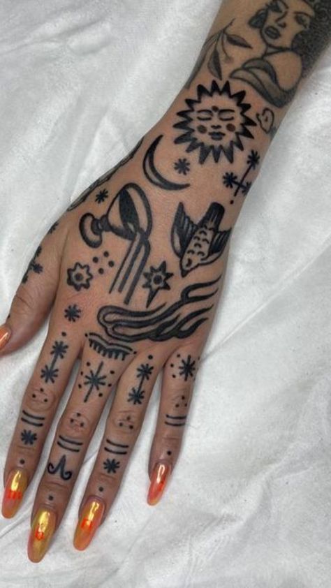 Fingers speak volumes: Knuckle tattoo ideas. Explore bold and concise designs that make a statement with every gesture. Knuckle Tattoo Ideas, Black Flash Tattoos, Knuckle Tattoo, Black Fingers, Knuckle Tattoos, Hand Tats, Tattoo Flash Art, Flash Art, Finger Tattoos