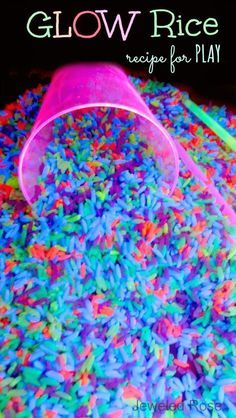 How to make glow in the dark NEON rice for play & learning activities- SO FUN! Glow Stick Jars, Glow Projects, Glow Party Ideas, Crafts For Kindergarten, Neon Crafts, Glow Jars, Glow Day, Crafts To Do At Home, Diy Projects To Sell