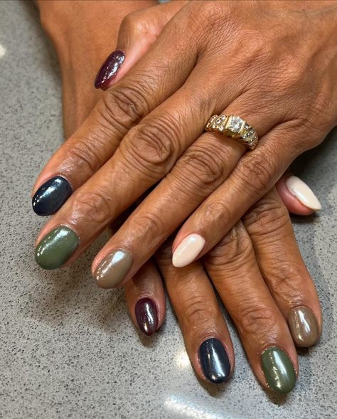 Fall color palette 🎨 #luminarynailsystems #naturalnailsonly #columbusnails #columbusnailtech #nails #nailsnailsnails #nailsofinstagram #chromenails #chrome #fallnails Fall Color Palette Nails, Color Palette Nails, Palette Nails, Nails Only, Fall Color Palette, Fall Color, Chrome Nails, Nail Tech, Fall Colors