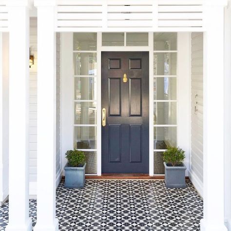 Front Door Tiles, Front Porch Tiles, Front Yard Path, Facade Tiles, Doorway Ideas, Navy Front Door, Front Door Step, Facade Renovation, Painted Porch Floors