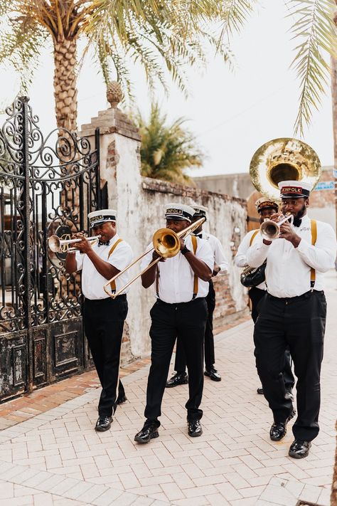 New Orleans Style Wedding, New Orleans Wedding Decor, Wedding Parade, Black New Orleans, New Orleans Theme, Brass Band Wedding, Bayou Themed Wedding, Vintage New Orleans Wedding, Reggae Wedding