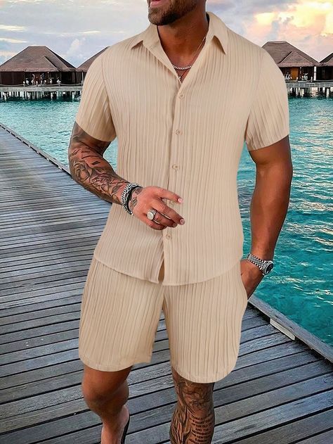 Manfinity Homme Men Solid Button Up Shirt & ShortsI discovered amazing products on SHEIN.com, come check them out! Mens Business Casual, Mens Beach Style, Business Casual Shirts, New Mens Fashion, Mens Fashion Classic, Streetwear Summer, Caramel Color, Business Casual Men, Short Suit