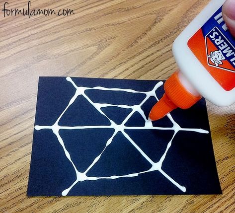 Easy Very Spider Web Craft Spiders Kindergarten, Spider Crafts Preschool, Make Spider Web, Spider Lessons, Halloween Paper Decorations, Spiders Preschool, Spider Song, Halloween Spider Craft, Fun Halloween Decorations