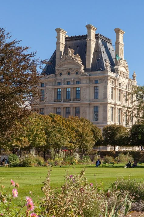 Jardin Des Tuileries, Castle Aesthetic, Paris Summer, Beautiful Castles, Beautiful Architecture, Beautiful Buildings, Pretty Places, Dream Home Design, Travel Aesthetic