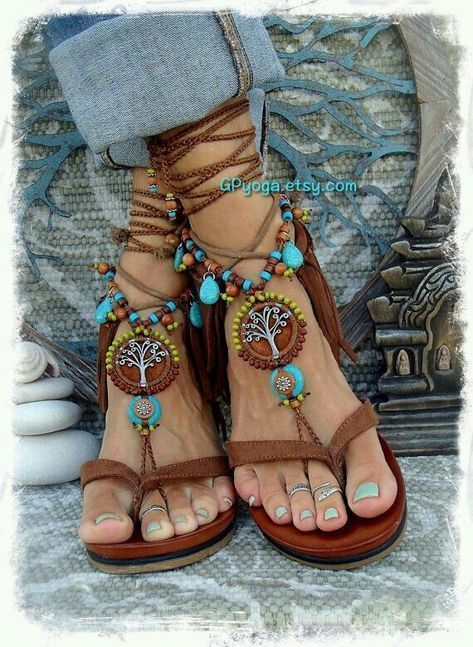 Mia Sandals, Bohemian Shoes, Yggdrasil Tree, Look Boho Chic, Jewelry Crochet, Boho Shoes, Boho Mode, Estilo Hippy, Crochet Sandals