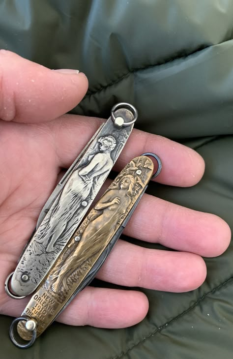 Antique ring turns. As early as 1910 Antique Pocket Knife, Antique Knife, Antique Trinkets, Knife Aesthetic, Pretty Knives, Knife Collection, Cool Knives, Jewelry Inspo, Little Things