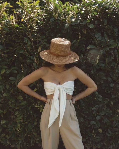 Sarah Christine, Sarah Butler, Cancun Outfits, Simple Spring Outfits, Beachy Outfits, Simple Summer Outfits, Vacay Outfits, Beach Photoshoot, Cropped Tube Top