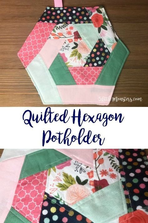 Cricut Quilts, Hexagon Potholder, Sewing Machine Tension, Hexagon Quilt Pattern, Potholder Patterns, Maker Project, Free Sewing Pattern, Paper Crafts Card, Vintage Sewing Machines