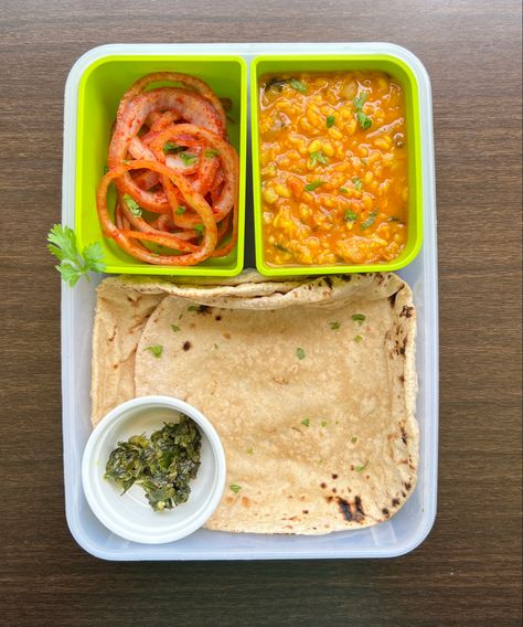 Navratri Thali, Indian Lunch Box, Lunch Thali, Easy Lunch Box Recipes, Khana Khazana, Indian Lunch, Toddler Lunch Recipes, Dinner Planning, Tiffin Recipe