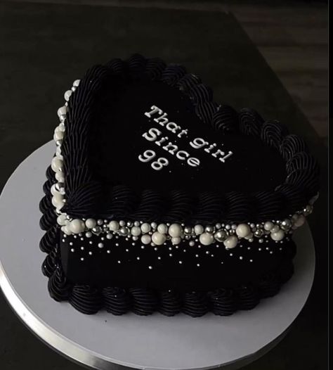 Black And Silver Heart Cake, Black And White Heart Cake, Black Heart Cake, Dirty Thirty Cake, Gothic Birthday Cakes, Dreamy Cake, Twenty Fine, 26 Birthday Cake, Heart Cake Decoration