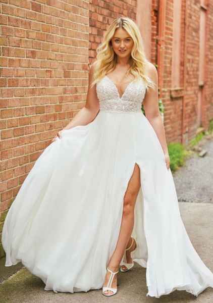 Justin Alexander Wedding Dress, Plus Wedding Dresses, Halter Dresses, Western Wedding Dresses, Plus Size Wedding Gowns, Gaun Fashion, Pnina Tornai, Curvy Bride, Justin Alexander