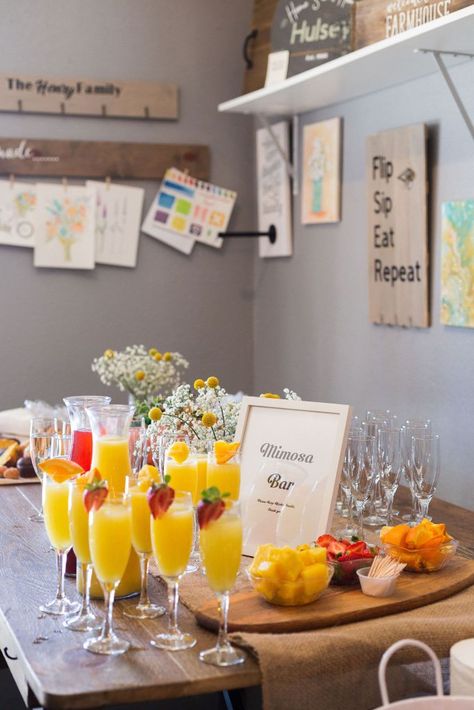 Brunch Party Recap Graduation Brunch Decor, Birthday Brunch Party Ideas Decor, Brunch Girls Party, Brunch Birthday Party Ideas Decoration, Mimosa Brunch Aesthetic, Brunch Party Ideas Decoration, 60th Birthday Brunch, Brunch Bar Ideas, Mimosa Bar Ideas Brunch Party