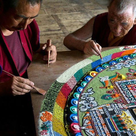 Sand mandala Tibetan Sand Mandala, Sand Mandala, Tibetan Mandala, Buddhist Monastery, Tibet Art, Tibet Travel, Folk Culture, Flow State, Rangoli Designs Diwali