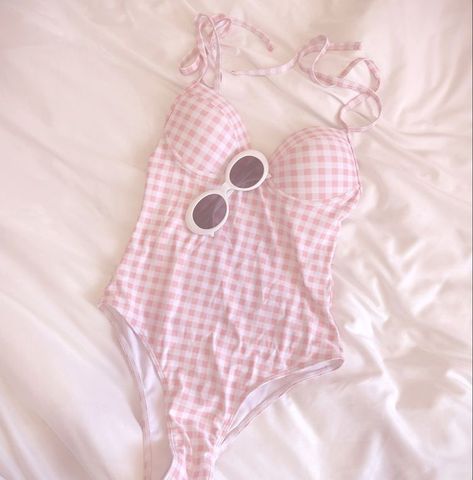 Aesthetic Pink Bathing Suit, Coquette Swimming Suit, Pink Gingham Clothes, Coquette Bathing Suit One Piece, Pink Gingham Aesthetic, Swimsuits 2023 Modest, Cute Pink Bathing Suits, Kawaii Swimsuit Bikinis, Aestethic Bikinis Coquette