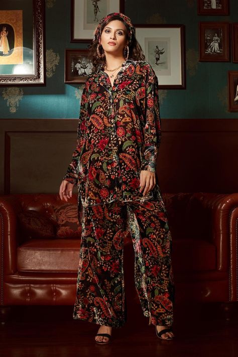 Velvet Printed Suits, Printed Velvet Suit Design, Velvet Printed Suit Design, Winter Coord Sets, Velvet Coord Sets, Velvet Outfits For Women, Black Velvet Shirt, Indoor Shoot, Velvet Suit Design