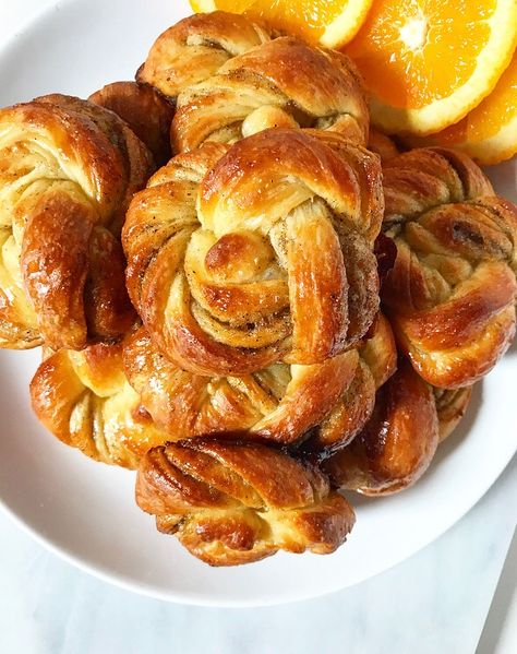 Orange Cardamom Morning Buns – e2 bakes brooklyn Cardomom Recipes, Cardamom Buns Recipe, Morning Buns, Orange Cardamom, Morning Bun, Cardamom Buns, Babka Recipe, Orange Rolls, Rhyme Or Reason