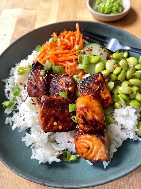 Teriyaki Salmon And Broccoli, Airfryer Salmon Bowl, Salmon Edamame Bowl, Salmon Teriyaki Bowl, Teriyaki Salmon Bites, September Meals, Teriyaki Salmon Bowl, Salmon Sushi Bowl, Meal Portions