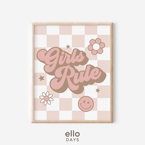 Retro Girls Room, Checkered Nursery, Bedroom Decor Retro, Smiley Daisy, Poster Purple, Wall Art Girls Room, Daisy Wall Art, Daisy Wall, Pink Bedroom For Girls