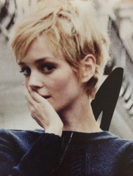 Retro Pixie Haircut, Twiggy Haircut, Shag Pixie Cut, Blond Pixie, Celebrity Pixie Cut, Kort Bob, Cute Short Haircuts, Retro Girl, Short Choppy Hair