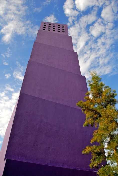 purple tower, mexico Dieter Rams, Oscar Niemeyer, Amazing Buildings, Cultural Center, Modern Buildings, Pretty House, Beautiful Buildings, Contemporary Architecture, Amazing Architecture