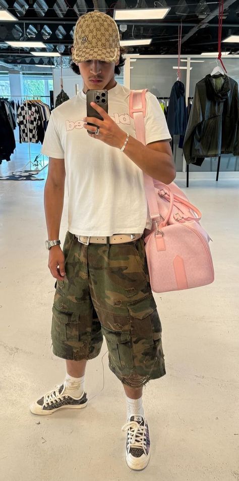 White Shorts Outfit Men, Camo Shorts Men Outfit, Camo Shorts Outfit, White Shorts Outfit, Mens Shorts Outfits, Drip Outfit Men, Black Men Street Fashion, Style Inspiration Casual, Men Street Fashion