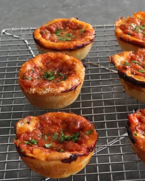 Pizza Cups With Biscuits, Pizza In A Cup, Deep Dish Pizza Cups, Pizza Slice Aesthetic, Pizza In A Mug, Peppers Onions Mushrooms, Sausage Peppers Onions, Pizza Cupcakes, Gourmet Food Plating