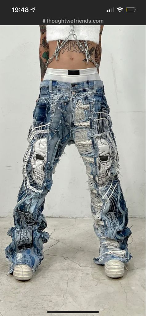 Custom Clothes Streetwear, Bleaching Denim, How To Fray Jeans, Inside Out Jeans, Custom Denim Jeans, Girly Streetwear, Custom Streetwear, Denim Diy Clothes, Custom Outfits