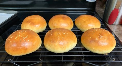 (1) Burger buns! (Joshua Weissman recipe) : Breadit Joshua Weissman, Burger Buns Recipe, Homemade Mayo, Savory Bread, Nutella Recipes, Smash Burger, Savoury Baking, Bun Recipe, Burger Buns