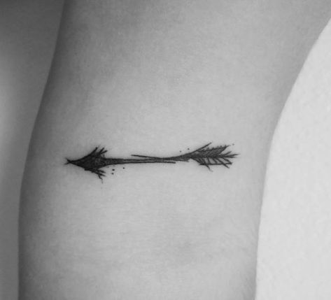 Bow And Arrow Tattoos, Arrow Tattoos For Men, Aesthetic Tats, Bow Hunting Tattoos, Arrow And Bow, Crossed Arrow Tattoos, Unity Tattoo, Mens Arrow Tattoo, Compass Tattoo Meaning