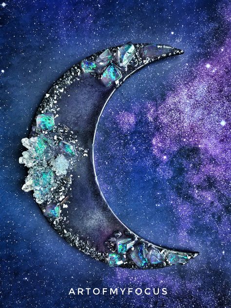 Crystal Crescent Moon Crystal Crescent Moon, Resin And Crystal Art, Crescent Moon Decoration, Epoxy Crystal Art, Resin Moon Wall Hanging, Crystal Stone Art, Resin And Crystals, Moon Resin Art, Witchy Resin Art